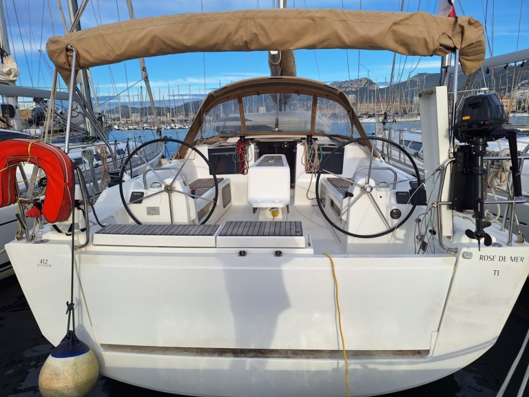 Hire a Dufour Dufour 412 Grand Large Toulon