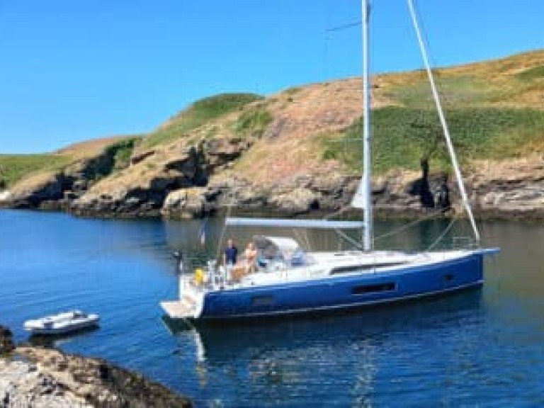 Hire Sailboat Bénéteau with a boat licence