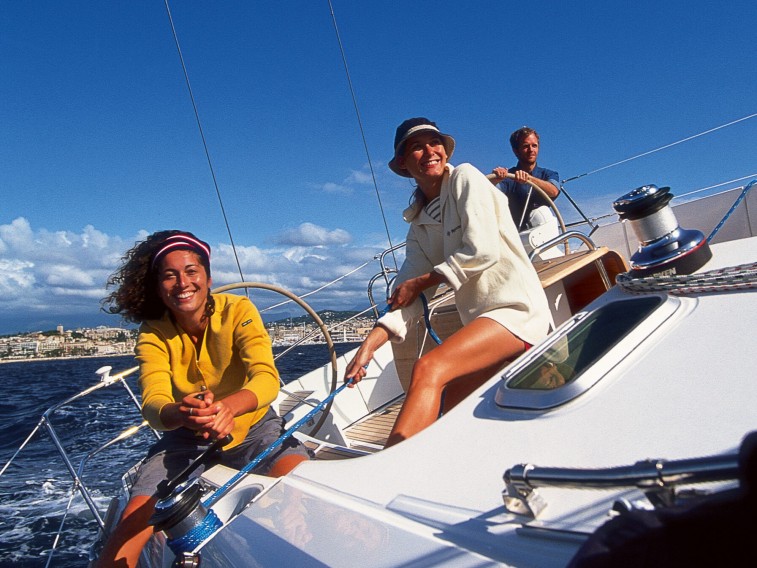 Charter a Jeanneau Sun Odyssey 45 in Toulon on Samboat