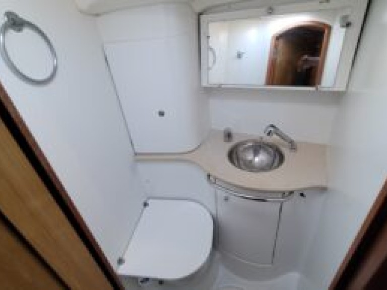 Sailboat hire in Toulon - Jeanneau Sun Odyssey 49