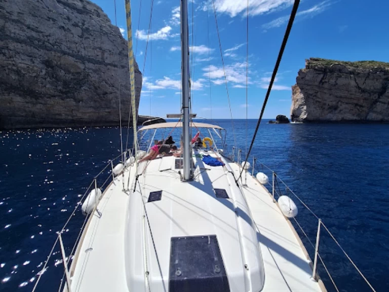 Hire Sailboat with or without skipper Jeanneau Ta' Xbiex