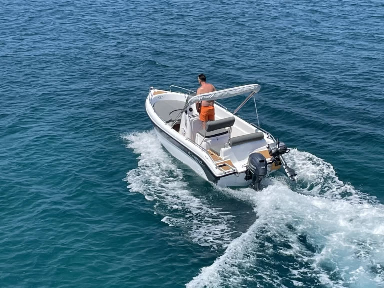 Yacht hire Agía Kiriakí cheap BlueWater 170