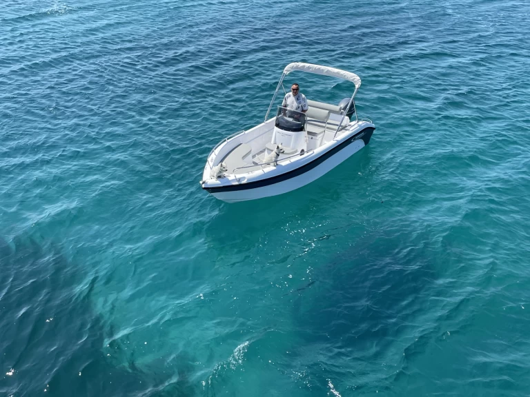 Charter a Poseidon bluwater 185 in Agía Kiriakí on Samboat