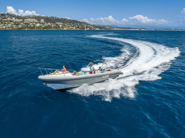 Expression EXPRESSION 29 charter bareboat or skippered in  Agay