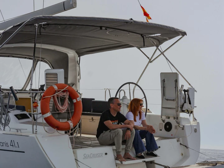 Charter a Bénéteau Oceanis 41.1 in Castell-Platja d'Aro on Samboat