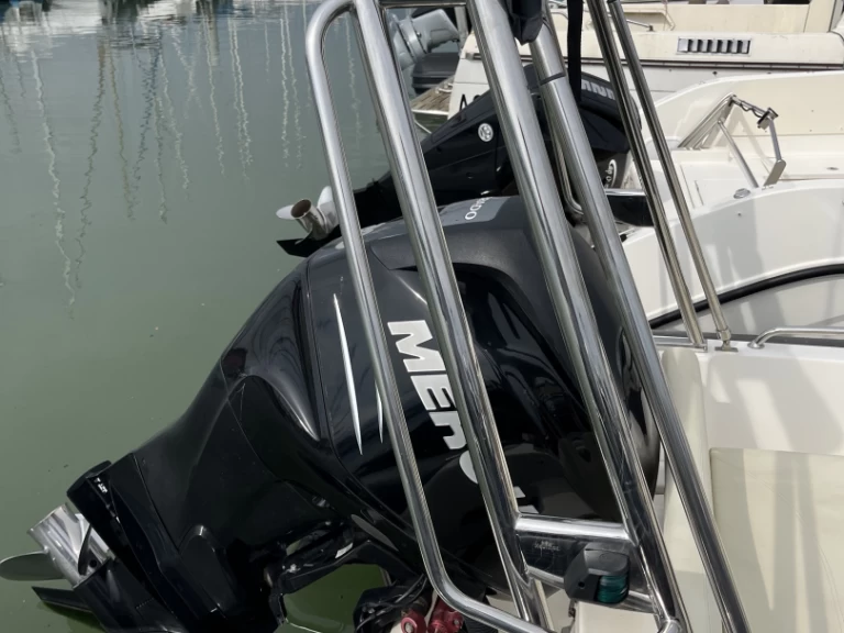 RIB hire in Royan - Joker Boat Clubman 22