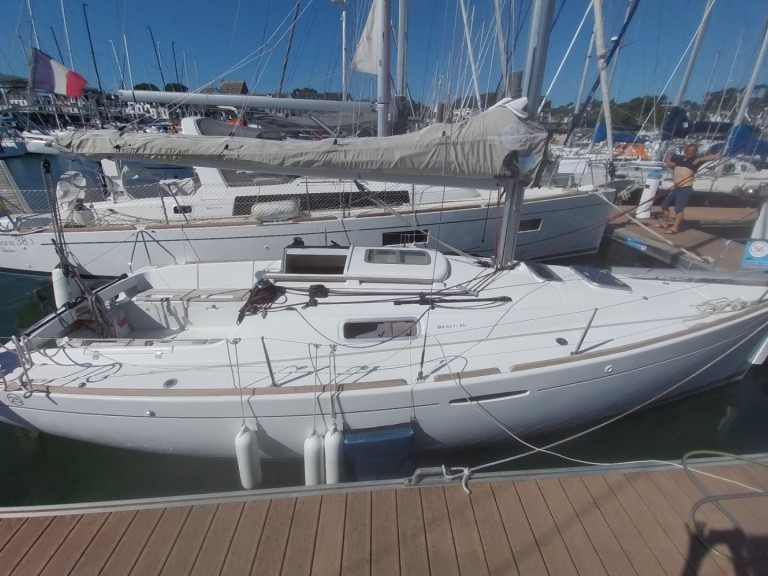 Yacht hire La Trinité-sur-Mer cheap First 25