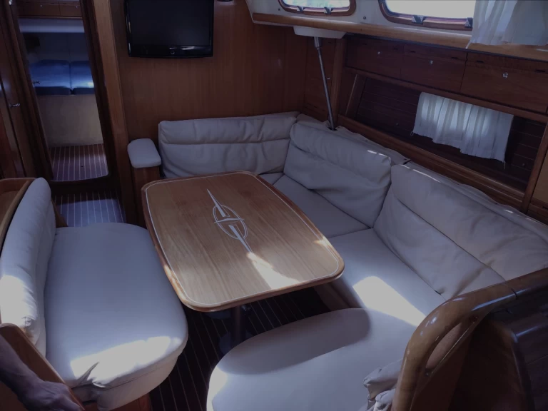 Hire Sailboat with or without skipper Bavaria Le Grau-du-Roi