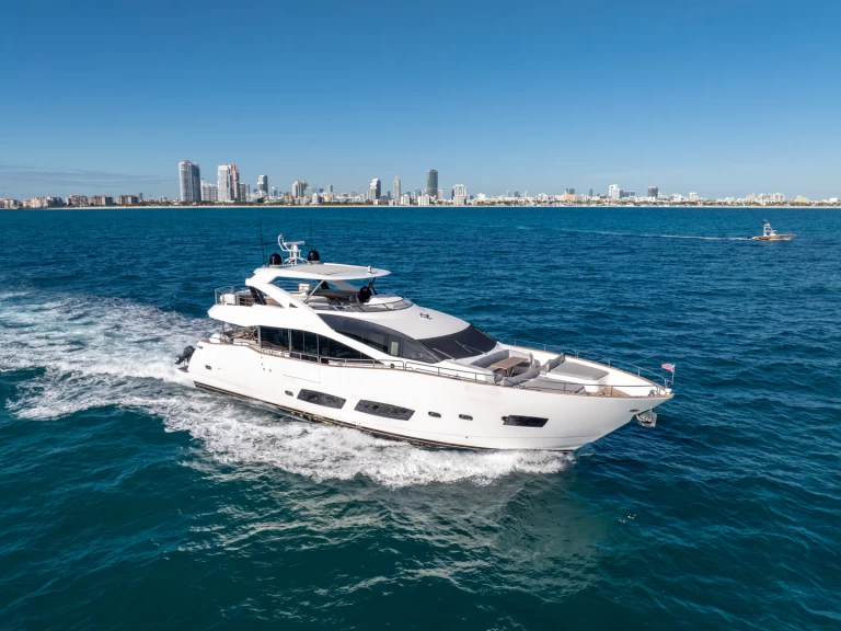 Charter a Sunseeker 96 in South Miami Beach on Samboat