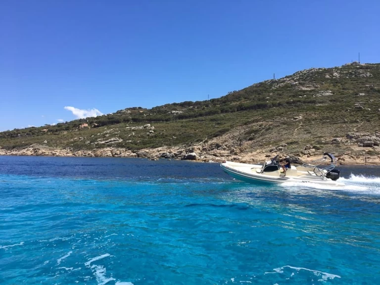Hire RIB with or without skipper Sacs Calvi
