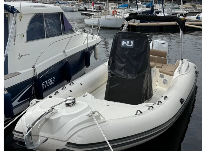 Hire RIB Nuova Jolly with a boat licence