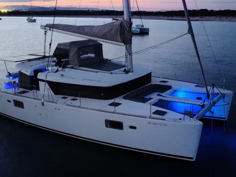 Hire a Lagoon Lagoon 450 F Marina Formentera