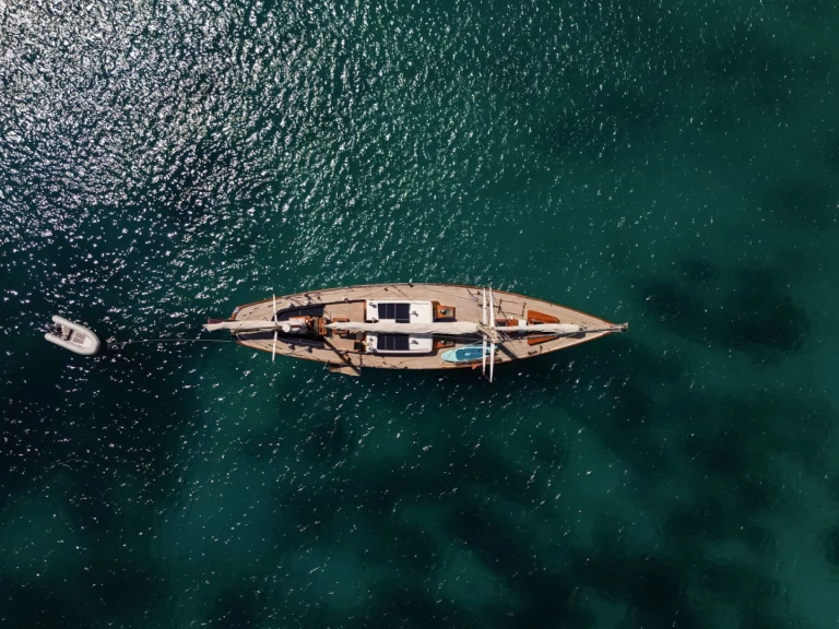 Luxury Yacht to hire French Riviera at the best price