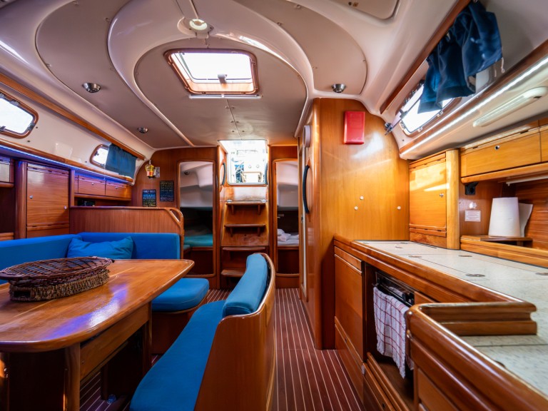 Sailboat to hire Kavála at the best price