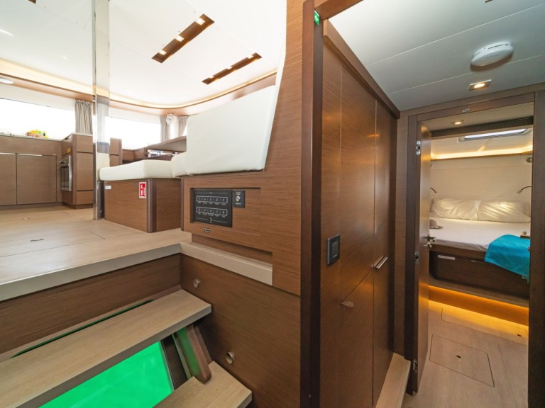 Yacht hire Deme of Volos cheap Lagoon 46