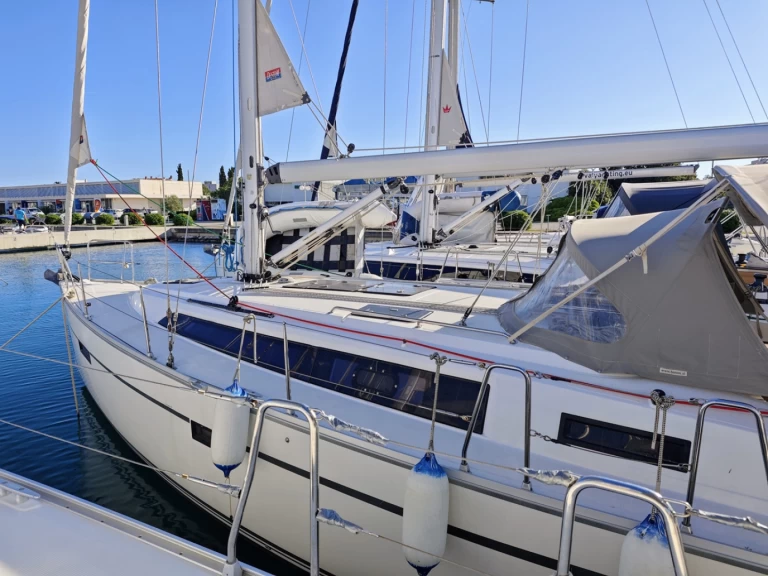 Yacht hire Sukošan cheap Cruiser 37