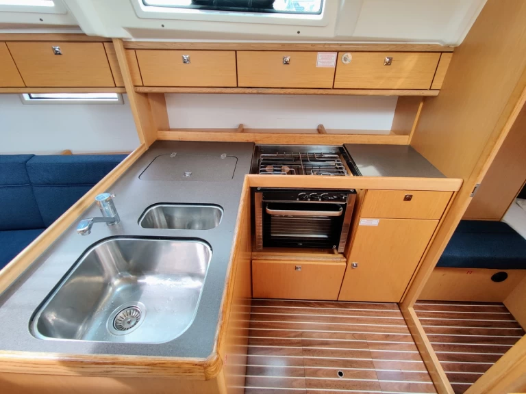 Yacht hire Sukošan cheap Cruiser 37