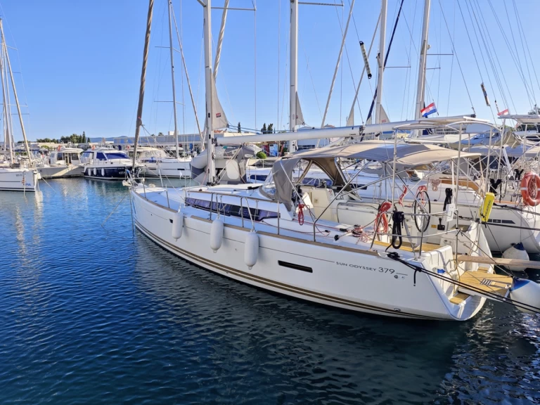 Hire a Jeanneau Sun Odyssey 379 Sukošan