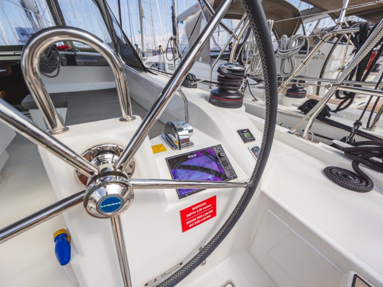 Sailboat hire in Lefkáda - Bénéteau Oceanis 40.1