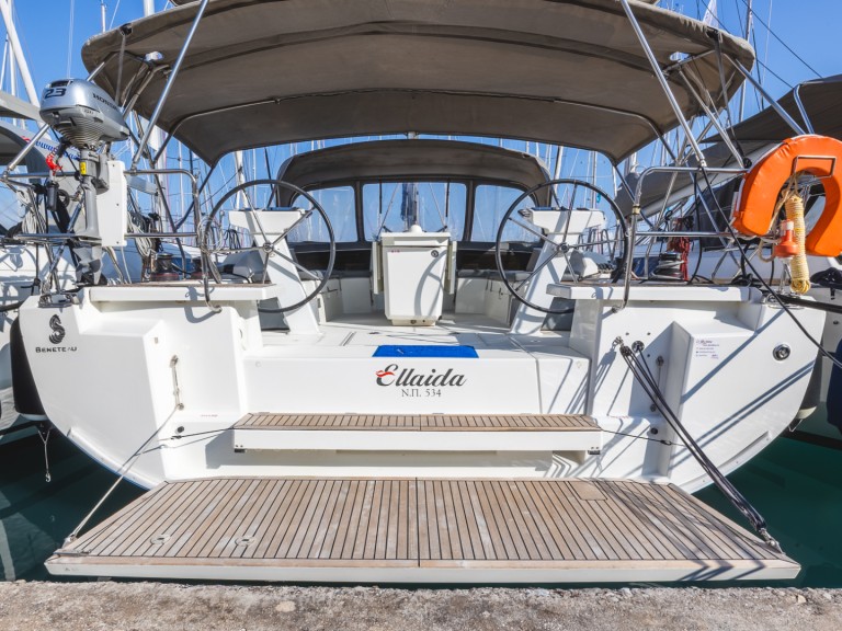 Sailboat to hire Lefkáda at the best price