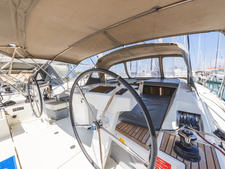 Yacht hire Lefkáda cheap Oceanis 46.1