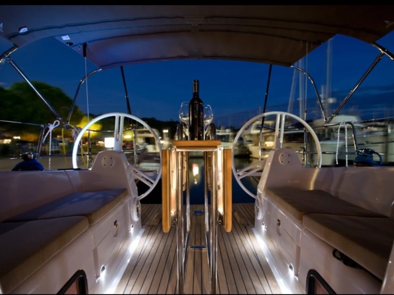 Yacht hire Pula cheap Impression 35