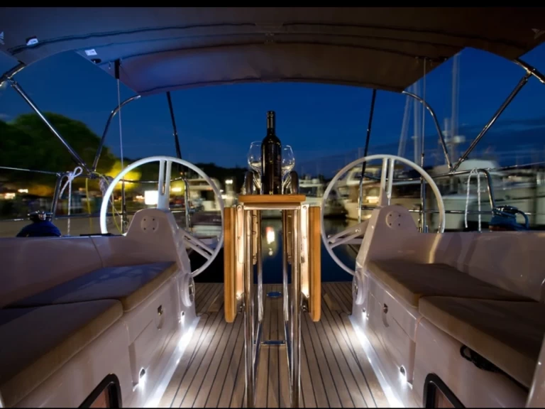 Yacht hire Pula cheap Impression 35