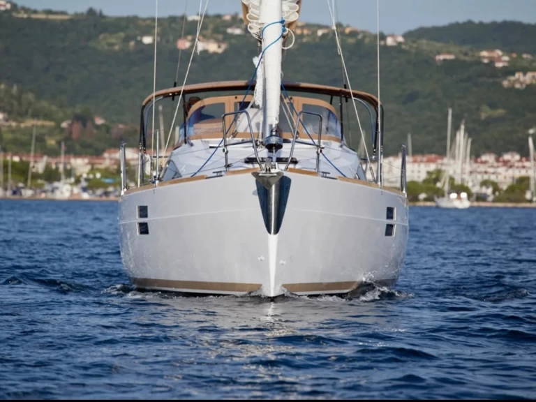 Hire Sailboat Elan with a boat licence