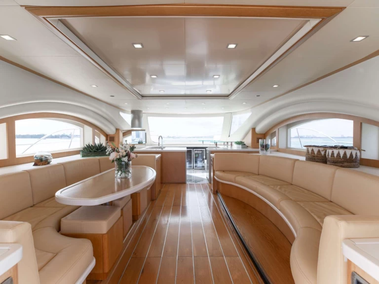 Luxury Yacht to hire Miami at the best price