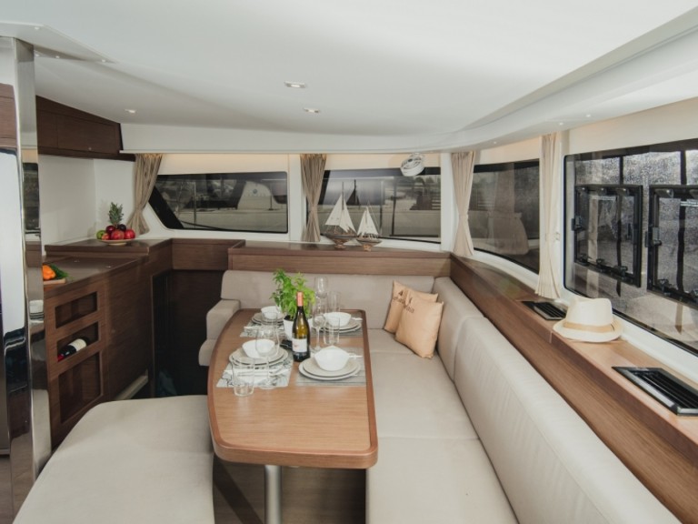 Charter a Lagoon Lagoon 42 in Lefkáda on Samboat