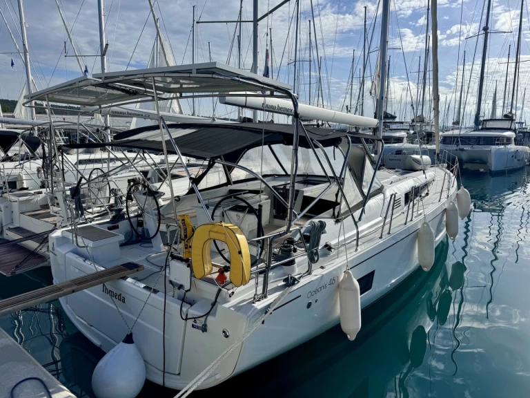 Hire Sailboat with or without skipper Bénéteau Sukošan