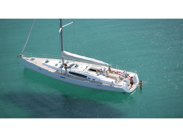 Sailboat to hire Alimos at the best price