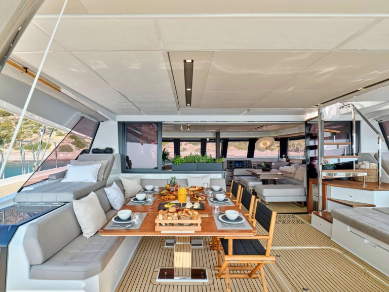 Hire Luxury Yacht with or without skipper Fountaine Pajot Néa Péramos