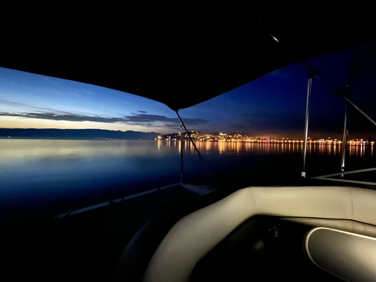 Bayliner Bayliner 2655 Cierra charter bareboat or skippered in  Ohrid