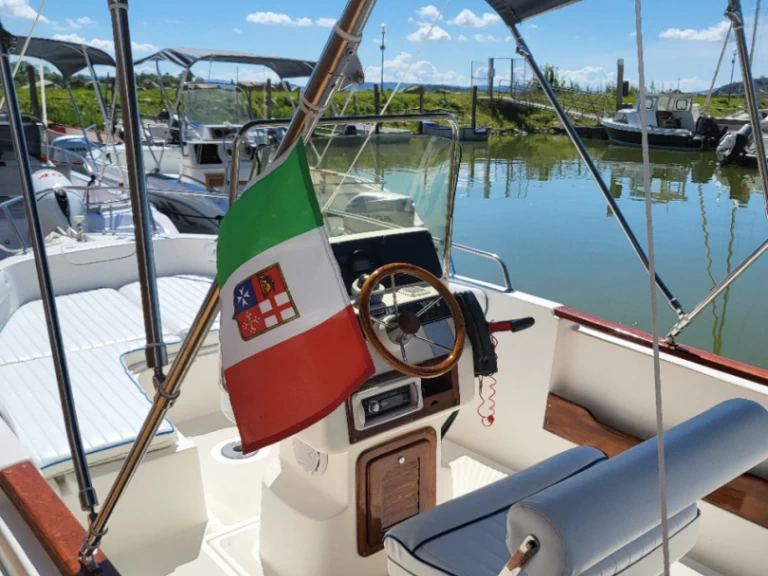 Hire Motorboat with or without skipper Gaia Tuoro sul Trasimeno