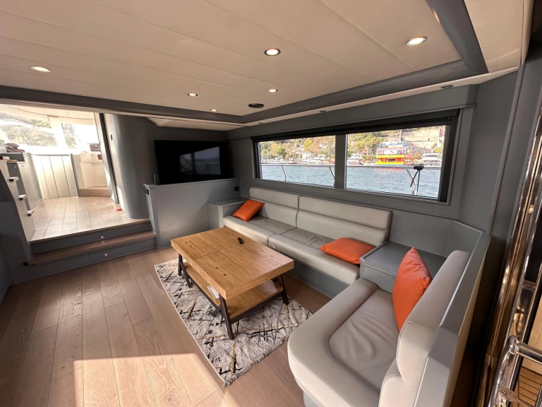 Luxury Yacht hire in Beşiktaş - costome made costome made