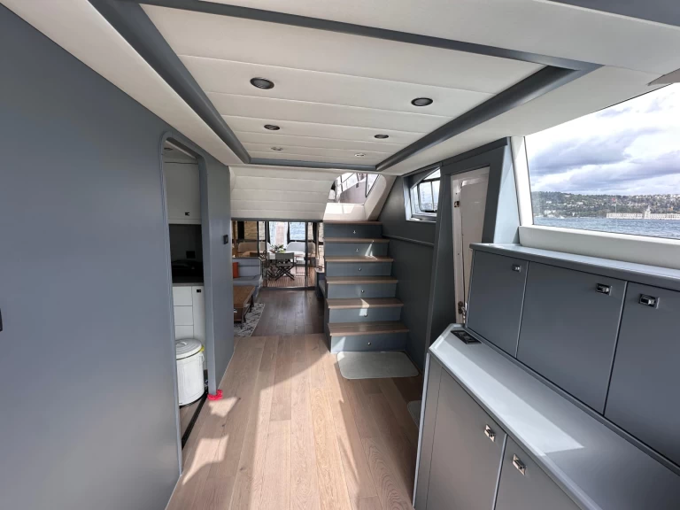 Charter a costome made costome made in Beşiktaş on Samboat