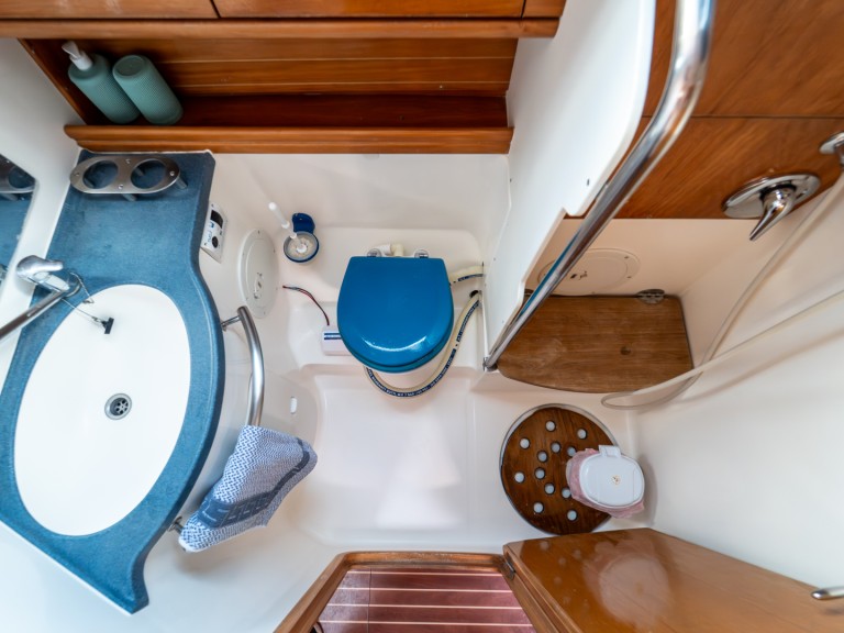 Yacht hire Kavála cheap Bavaria 39 Cruiser