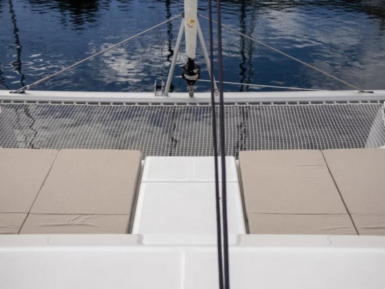 Charter a Dufour Dufour 48 in Palermo on Samboat