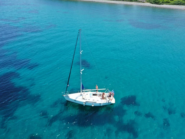 Sailboat hire in Sami - Bénéteau Oceanis 37