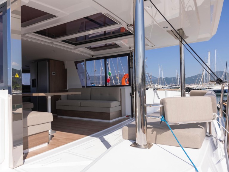 Charter a Bali Catamarans Bali 4.6 in Salerno on Samboat