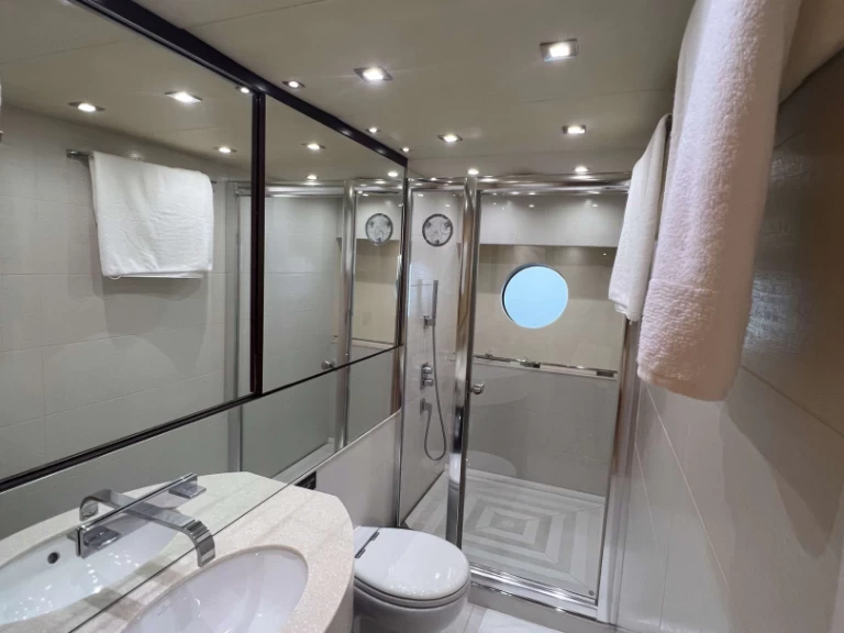 Yacht charter Culebra - Sunseeker Predator 80 on SamBoat