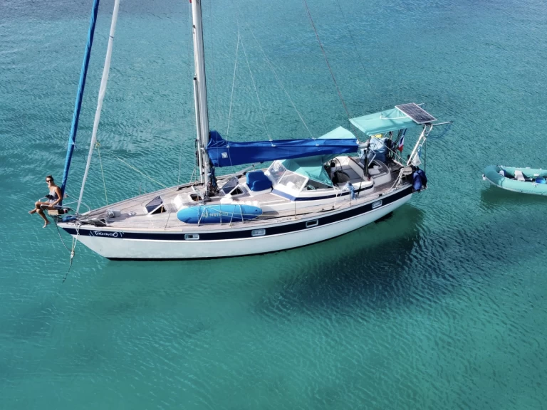 Sailboat hire in Ajaccio - Hallberg-Rassy HR 352