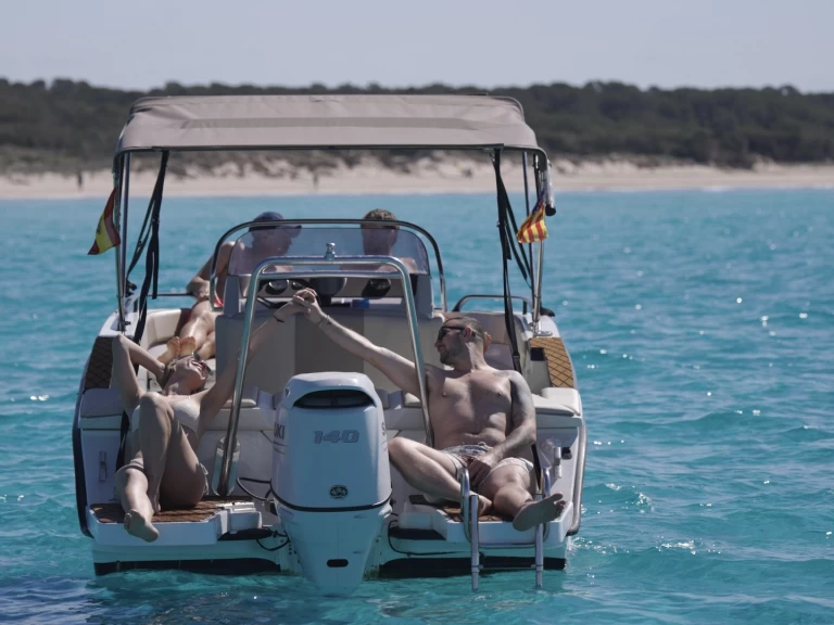 Motorboat to hire s'Estanyol de Migjorn at the best price