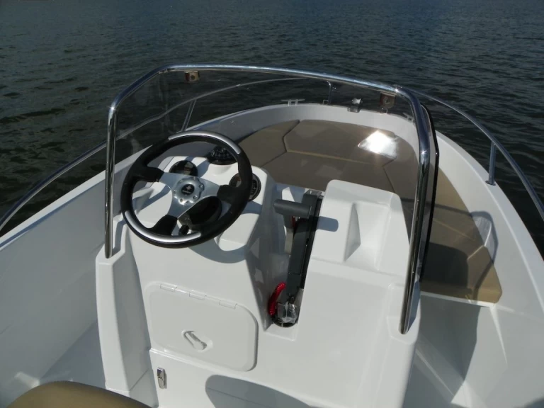 Hire Luxury Yacht with or without skipper Jeanneau Sète