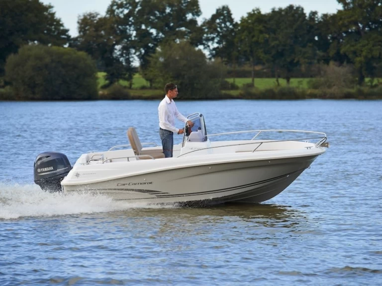 Hire Luxury Yacht Jeanneau with a boat licence