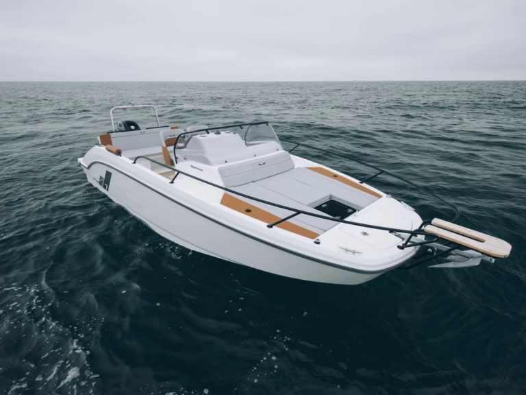 Motorboat to hire Sète at the best price