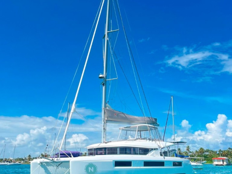 Hire Catamaran with or without skipper Lagoon Mahé