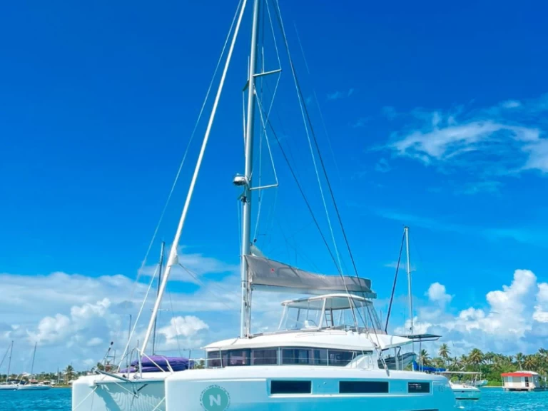 Hire Catamaran with or without skipper Lagoon Mahé