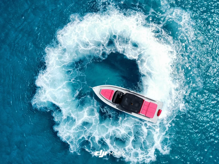 Motorboat to hire Marina Ibiza at the best price